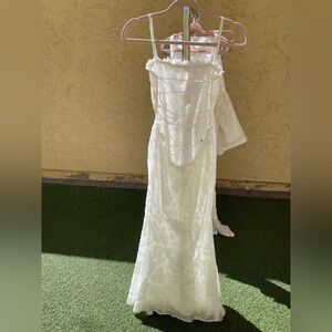 Elegant White Lace Dress